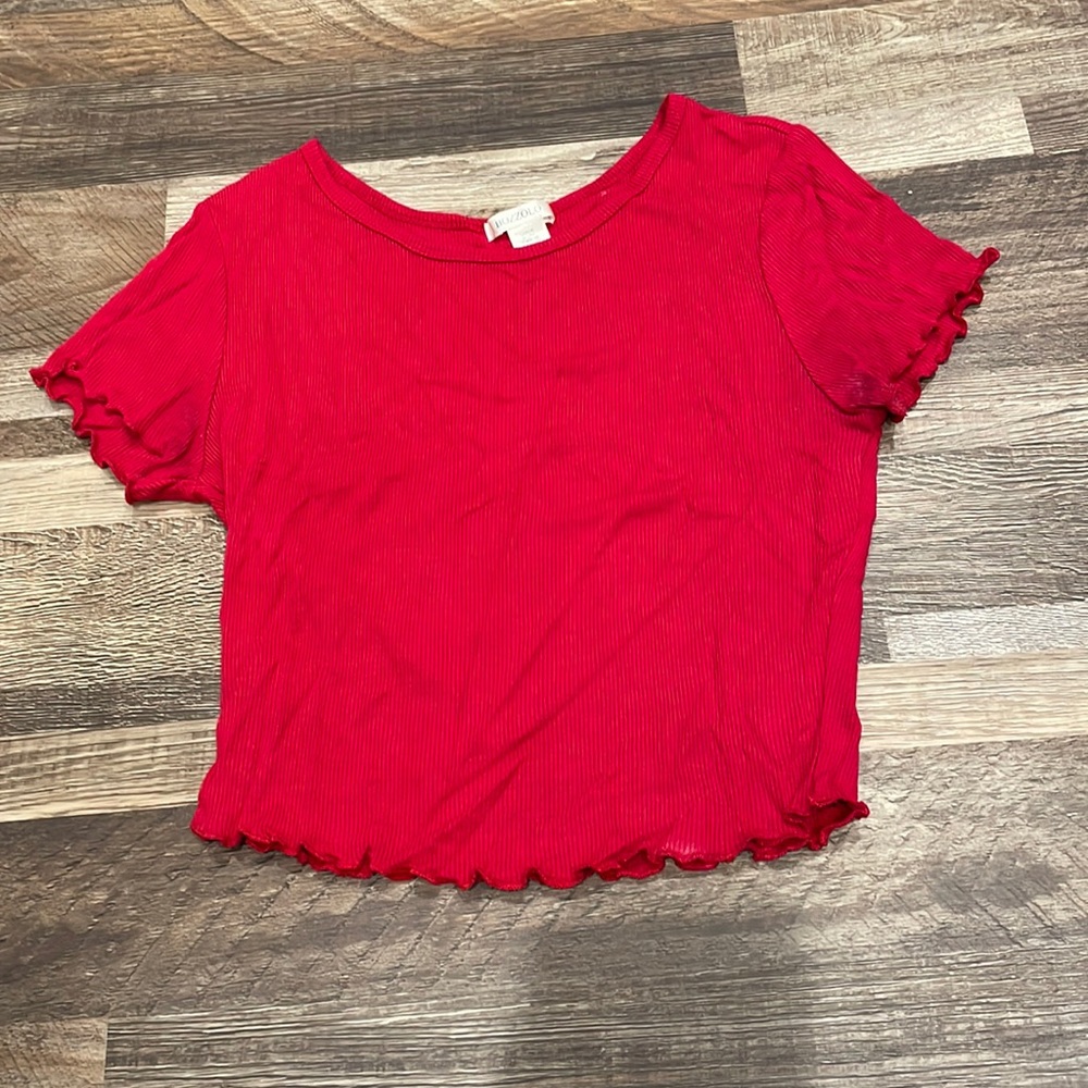 red lettuce trim crop tee